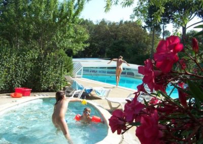 Le Mas de Lignières - centre naturiste - Cesseras dans l'Hérault - piscines