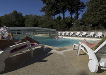 Le Mas de Lignières - centre naturiste - Cesseras dans l'Hérault - piscine